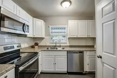 802 E Dallas Street, Mansfield, TX 76063 - Photo 5