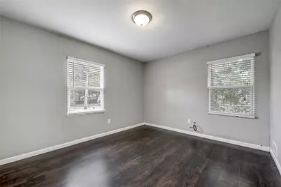 802 E Dallas Street, Mansfield, TX 76063 - Photo 11