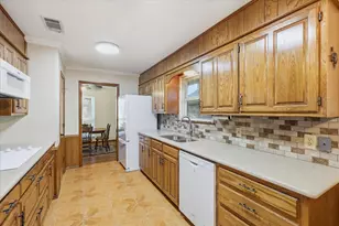2509 Radcliffe Dr, Arlington, TX 76012 - Photo 13