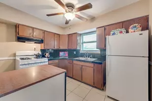 11719 Manon Dr, Balch Springs, TX 75180 - Photo 11