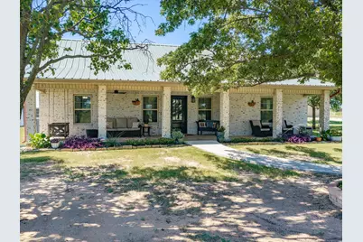 1835 Upper Montague Road, Bowie, TX 76230 - Photo 3