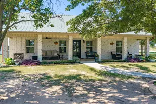 1835 Upper Montague Rd, Bowie, TX 76230 - Photo 3
