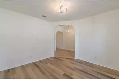5115 Prestwick Drive, Arlington, TX 76001 - Photo 9