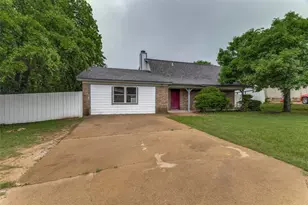 408 Windwood Ct, Azle, TX 76020 - Photo 1