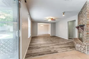 408 Windwood Ct, Azle, TX 76020 - Photo 5