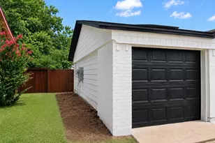 1321 Palisades Dr, Lewisville, TX 75067 - Photo 3