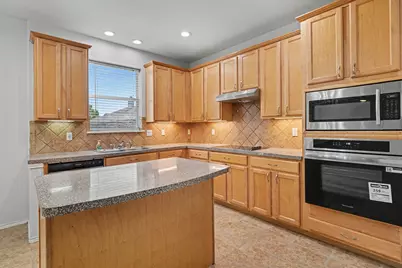 10800 Emerald Park Lane, Fort Worth, TX 76052 - Photo 9