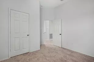 10800 Emerald Park Ln, Fort Worth, TX 76052 - Photo 15
