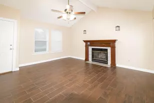 704 Plum St, Joshua, TX 76058 - Photo 3