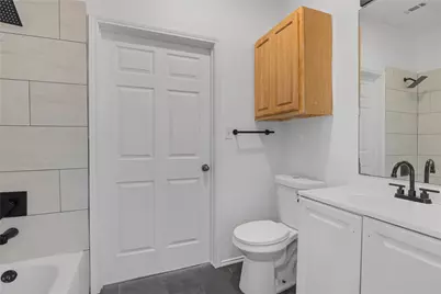 989 Lake Drive, Grand Prairie, TX 75051 - Photo 11