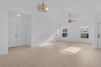 989 Lake Drive, Grand Prairie, TX 75051 - Photo 9