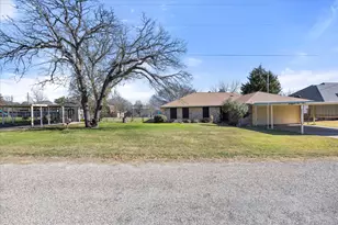 417 Sky Harbour Ct, Granbury, TX 76049 - Photo 23