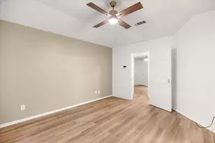 417 Sky Harbour Ct, Granbury, TX 76049 - Photo 23