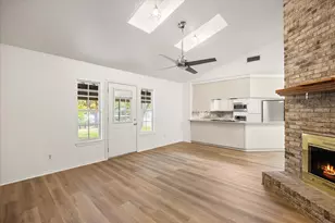 417 Sky Harbour Ct, Granbury, TX 76049 - Photo 7