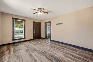 490 S 1st Ave, Stephenville, TX 76401 - Photo 5