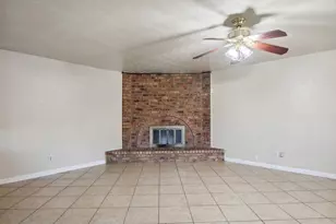 10217 Ironwood Ln, Dallas, TX 75249 - Photo 9