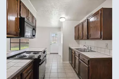 10217 Ironwood Lane, Dallas, TX 75249 - Photo 11