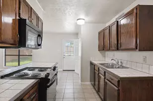 10217 Ironwood Ln, Dallas, TX 75249 - Photo 11