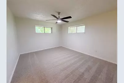 304 Brook Hollow Drive, DeSoto, TX 75115 - Photo 13
