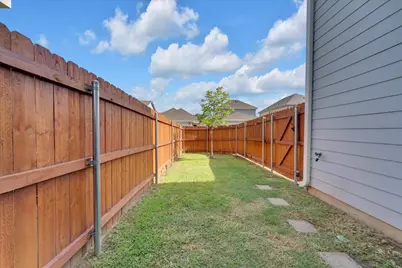 5645 Willamette Drive, Fort Worth, TX 76119 - Photo 25
