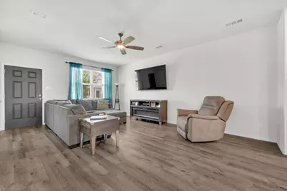 5645 Willamette Drive, Fort Worth, TX 76119 - Photo 3