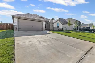 620 Jameson St, Springtown, TX 76082 - Photo 3