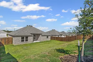 620 Jameson St, Springtown, TX 76082 - Photo 33