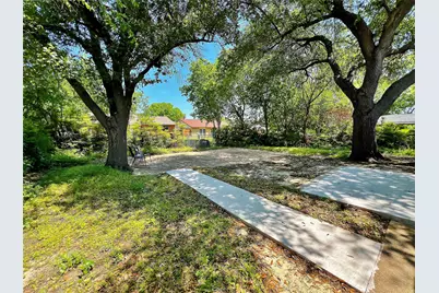 7127 Winterberry Drive, Dallas, TX 75249 - Photo 19
