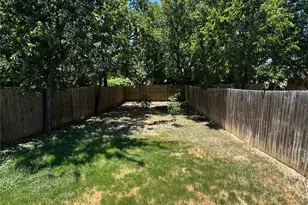 2026 Brookes St, Fort Worth, TX 76105 - Photo 13