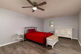 637 Post Oak Dr, Hurst, TX 76053 - Photo 15