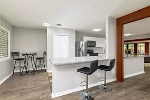 637 Post Oak Dr, Hurst, TX 76053 - Photo 9