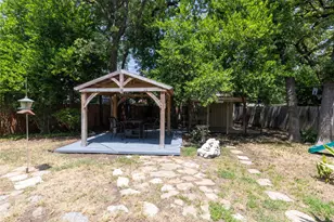 637 Post Oak Dr, Hurst, TX 76053 - Photo 25