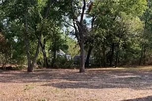 826 W 9th St, Bonham, TX 75418 - Photo 25