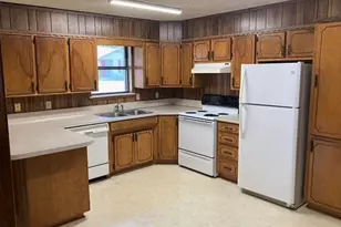 826 W 9th St, Bonham, TX 75418 - Photo 9