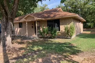 826 W 9th St, Bonham, TX 75418 - Photo 3