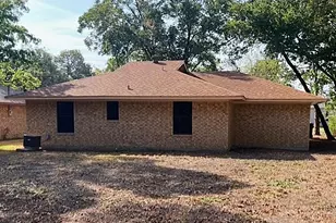826 W 9th St, Bonham, TX 75418 - Photo 23