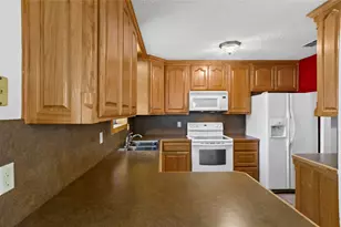 1509 Raborn Dr, Bowie, TX 76230 - Photo 7