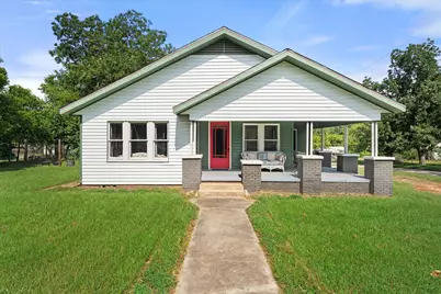 402 N Market Street, Grapeland, TX 75844 - Photo 1