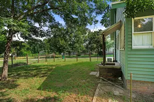 402 N Market St, Grapeland, TX 75844 - Photo 29