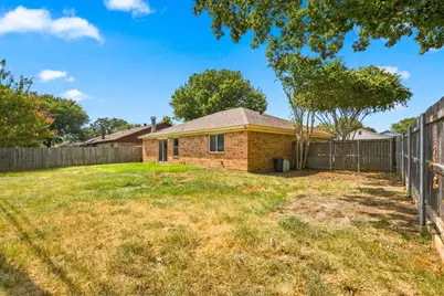 4202 Maple Springs Drive, Arlington, TX 76001 - Photo 23