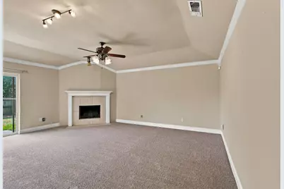 4202 Maple Springs Drive, Arlington, TX 76001 - Photo 5
