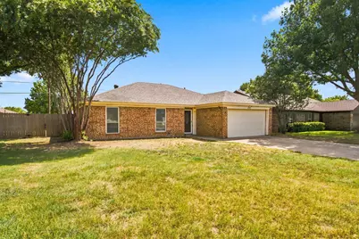 4202 Maple Springs Drive, Arlington, TX 76001 - Photo 3