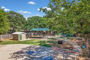 664 Parkridge Blvd, Burleson, TX 76028 - Photo 35