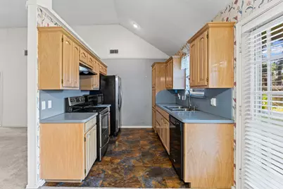 664 Parkridge Boulevard, Burleson, TX 76028 - Photo 13