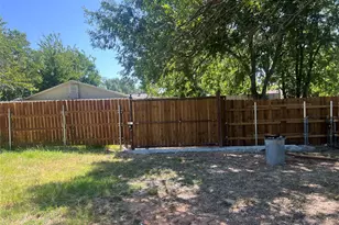 366 S St Augustine Dr, Dallas, TX 75217 - Photo 9