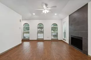 414 Bluegrass Ln, Euless, TX 76039 - Photo 7
