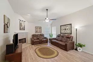 1400 Spanish Trail Dr, Granbury, TX 76048 - Photo 3