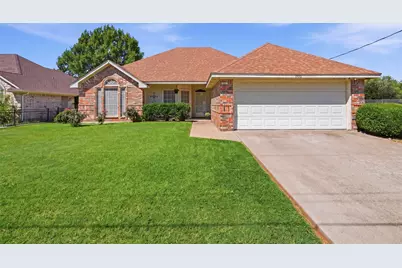 1400 Spanish Trail Drive, Granbury, TX 76048 - Photo 1