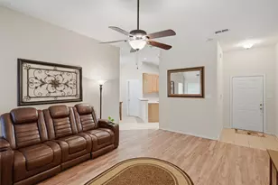 1400 Spanish Trail Dr, Granbury, TX 76048 - Photo 5
