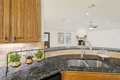 368 Lockwood Lane, Weatherford, TX 76087 - Photo 9